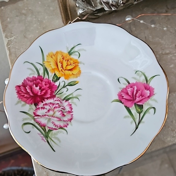 Royal Standard Tea Cup and Saucer - Picture 6 of 12